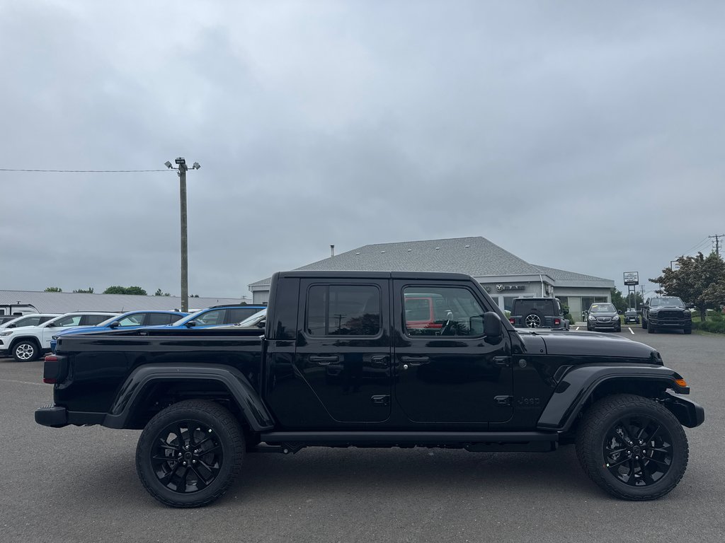 2026 Jeep Gladiator NIGHTHAWK in Sussex, New Brunswick - 7 - w1024h768px
