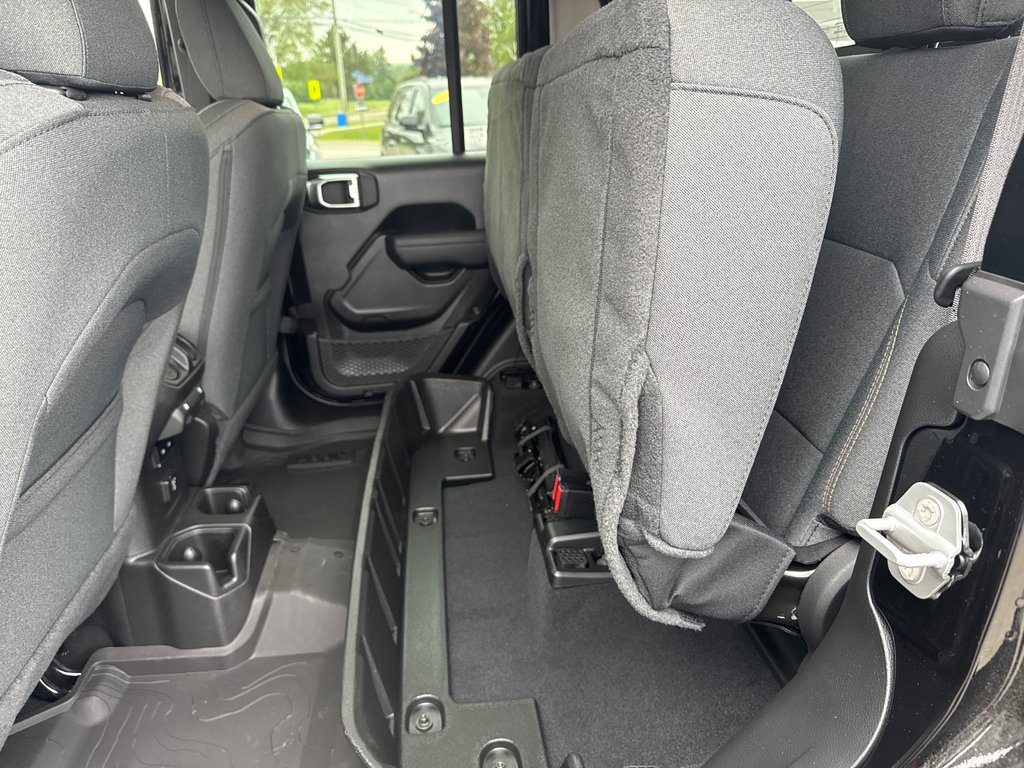 2026 Jeep Gladiator NIGHTHAWK in Sussex, New Brunswick - 36 - w1024h768px