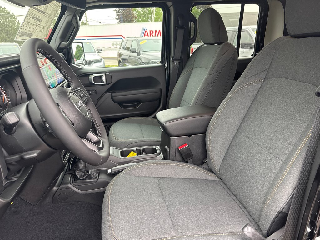 2026 Jeep Gladiator NIGHTHAWK in Sussex, New Brunswick - 14 - w1024h768px