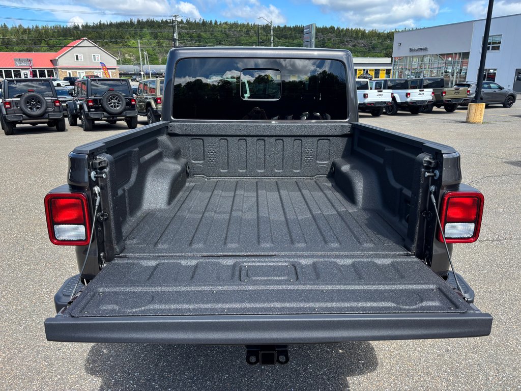 2026 Jeep Gladiator SAHARA in Saint John, New Brunswick - 8 - w1024h768px