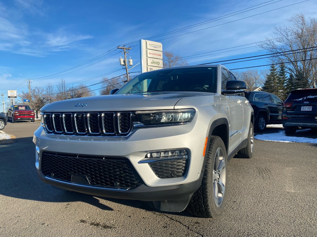2022  Grand Cherokee 4xe BASE in Sussex, New Brunswick - 10 - w1024h768px