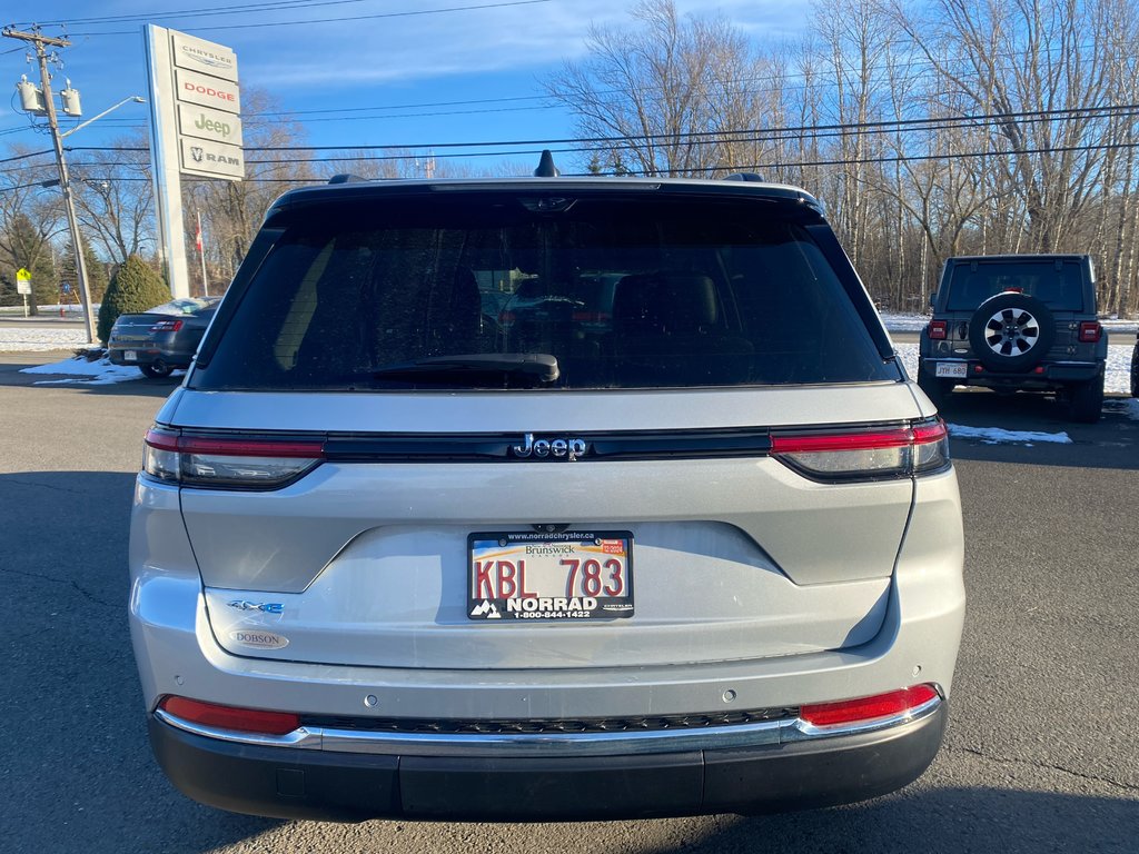 2022  Grand Cherokee 4xe BASE in Sussex, New Brunswick - 4 - w1024h768px