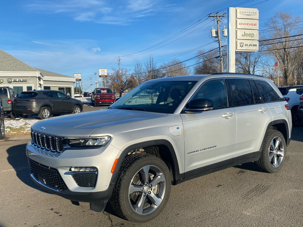 2022  Grand Cherokee 4xe BASE in Sussex, New Brunswick - 1 - w1024h768px
