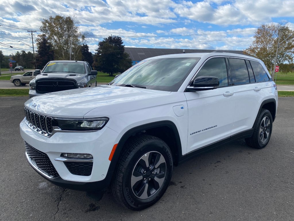 2023  Grand Cherokee 4xe 4XE in Sussex, New Brunswick - 1 - w1024h768px
