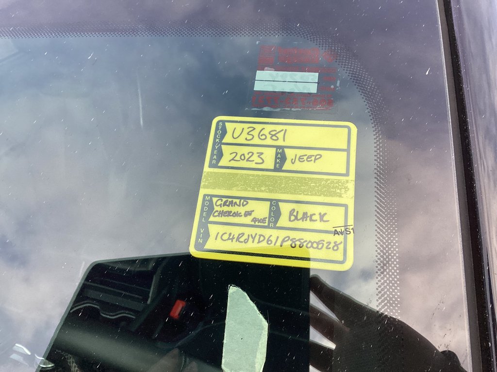 2023 Jeep GRAND CHEROKEE 4XE OVERLAND in Saint John, New Brunswick - 7 - w1024h768px