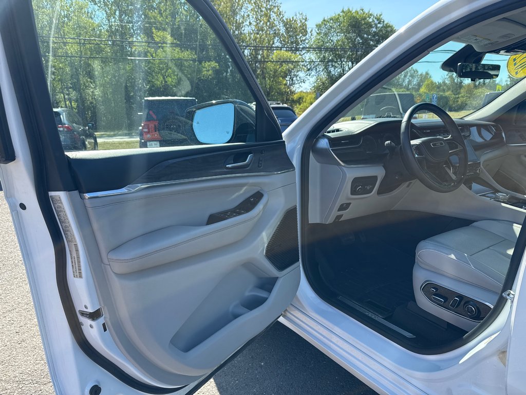 2022 Jeep Grand Cherokee L Overland in Sussex, New Brunswick - 15 - w1024h768px