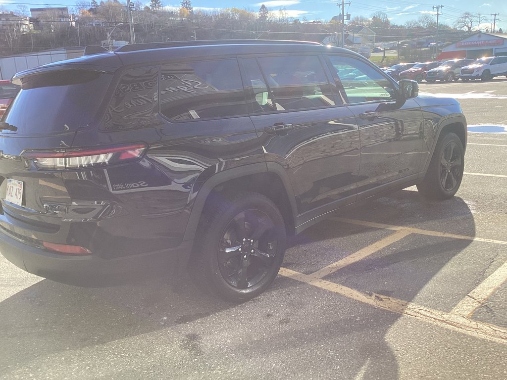 2022 Jeep GRAND CHEROKEE L LIMITED in Saint John, New Brunswick - 5 - w1024h768px