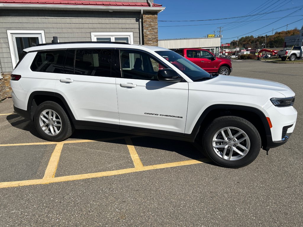 2023  Grand Cherokee L LAREDO in Saint John, New Brunswick - 3 - w1024h768px