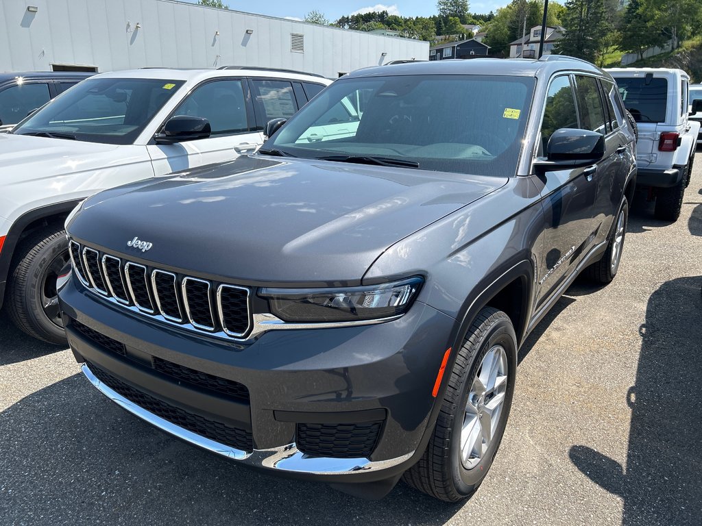 Grand Cherokee L LAREDO 2024 à Saint John, Nouveau-Brunswick - 1 - w1024h768px