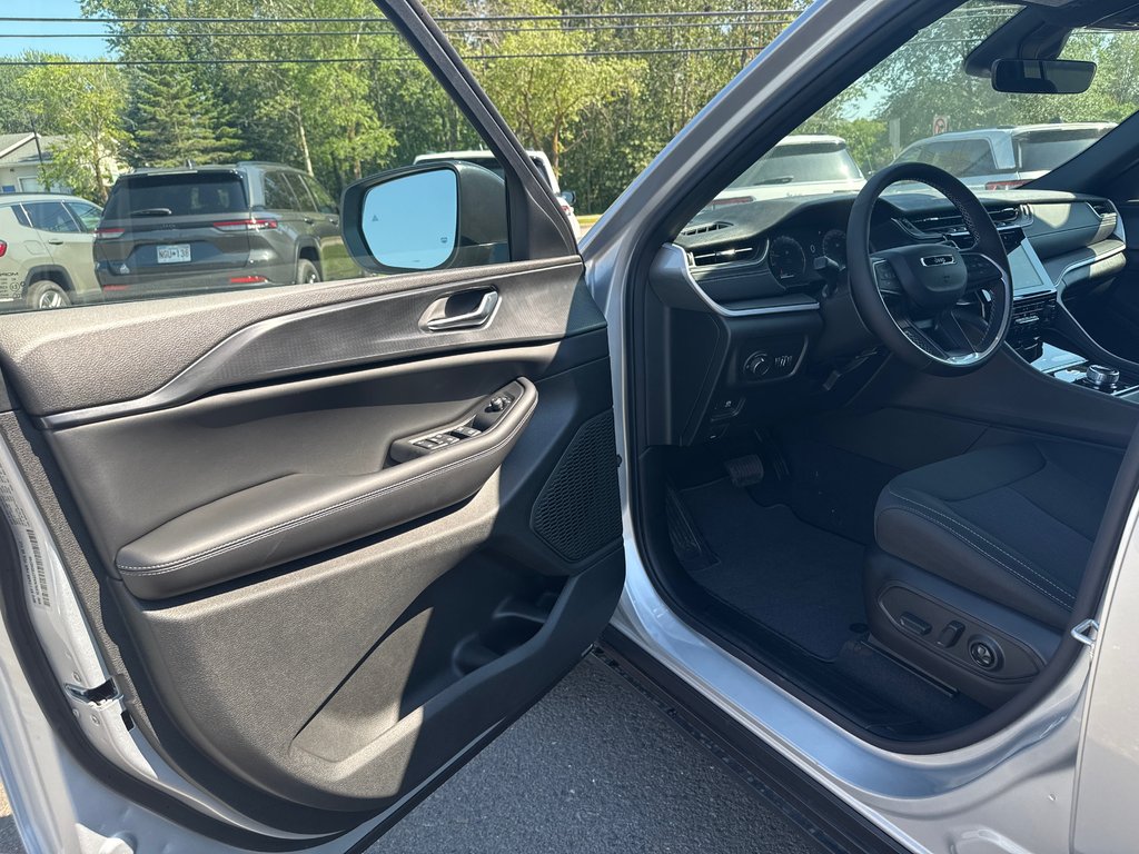 2026 Jeep Grand Cherokee L LAREDO X in Sussex, New Brunswick - 8 - w1024h768px