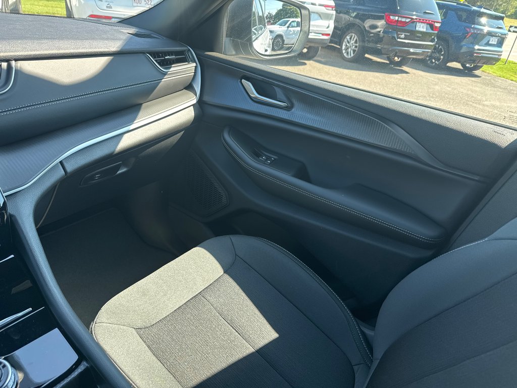 2026 Jeep Grand Cherokee L LAREDO X in Sussex, New Brunswick - 24 - w1024h768px