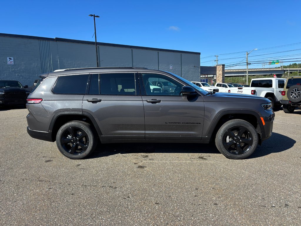 Jeep Grand Cherokee L ALTITUDE 2026 à Saint John, Nouveau-Brunswick - 4 - w1024h768px