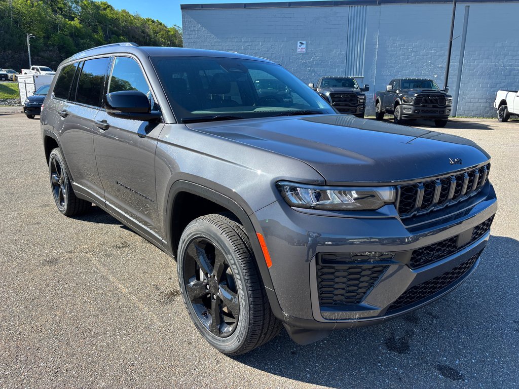 Jeep Grand Cherokee L ALTITUDE 2026 à Saint John, Nouveau-Brunswick - 13 - w1024h768px
