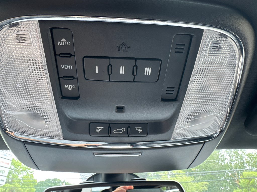 2016 Jeep Grand Cherokee LIMITED in Sussex, New Brunswick - 30 - w1024h768px