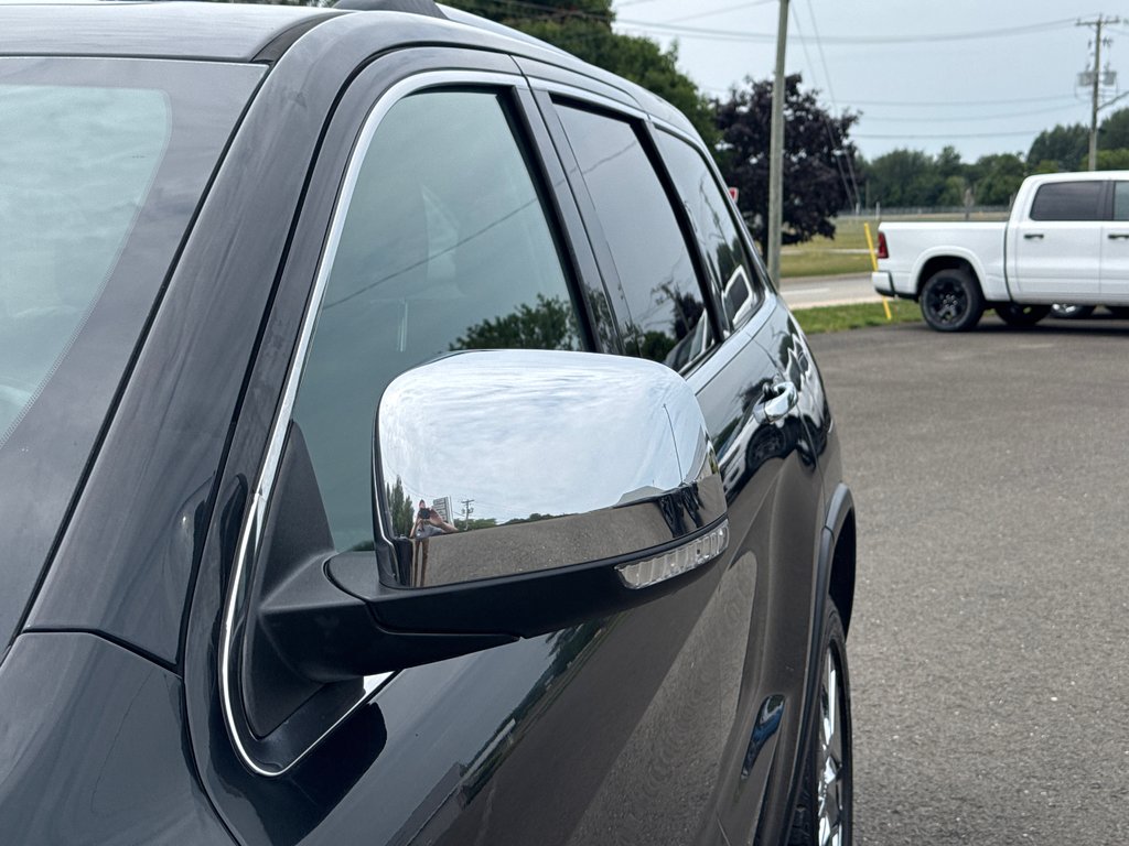 2016 Jeep Grand Cherokee LIMITED in Sussex, New Brunswick - 13 - w1024h768px