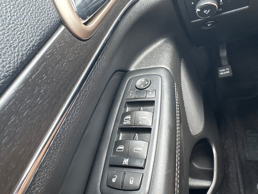 2016 Jeep Grand Cherokee LIMITED in Sussex, New Brunswick - 29 - w1024h768px