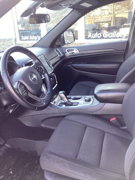 2020 Jeep GRAND CHEROKEE LAREDO in Saint John, New Brunswick - 10 - w1024h768px
