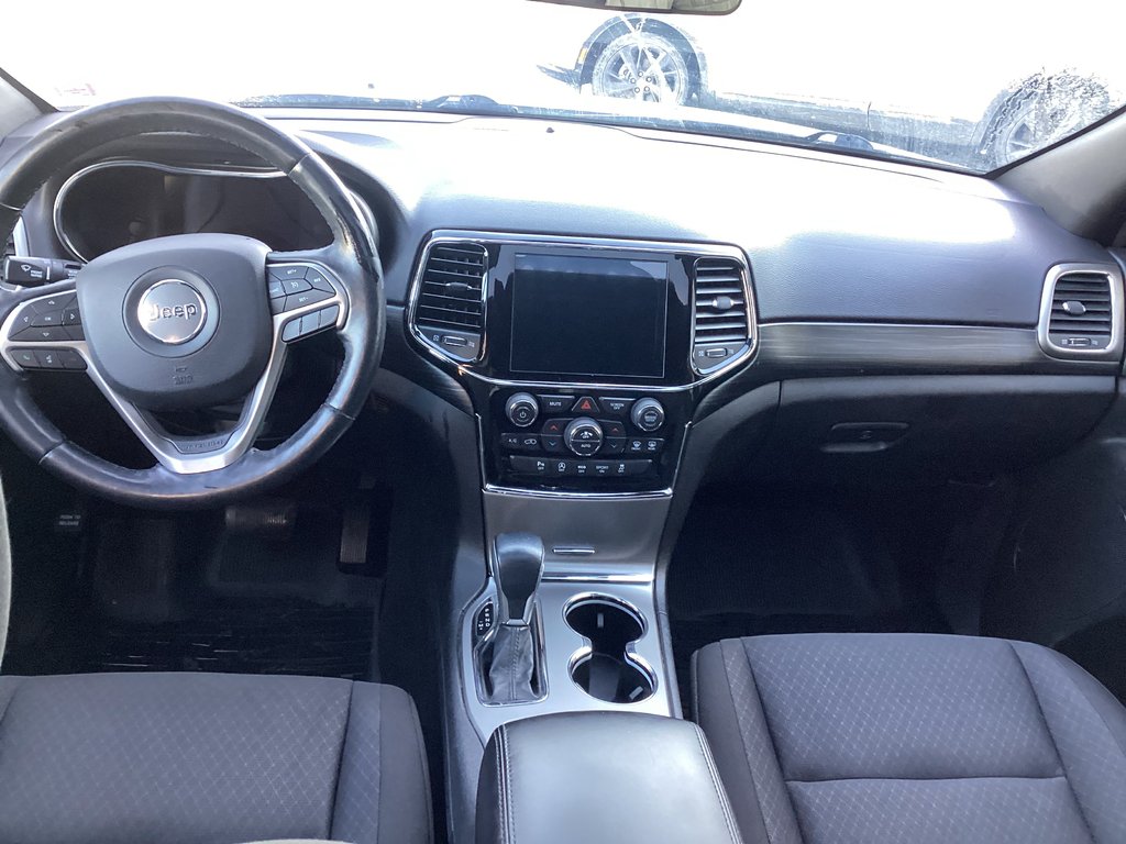 2020 Jeep GRAND CHEROKEE LAREDO in Saint John, New Brunswick - 9 - w1024h768px