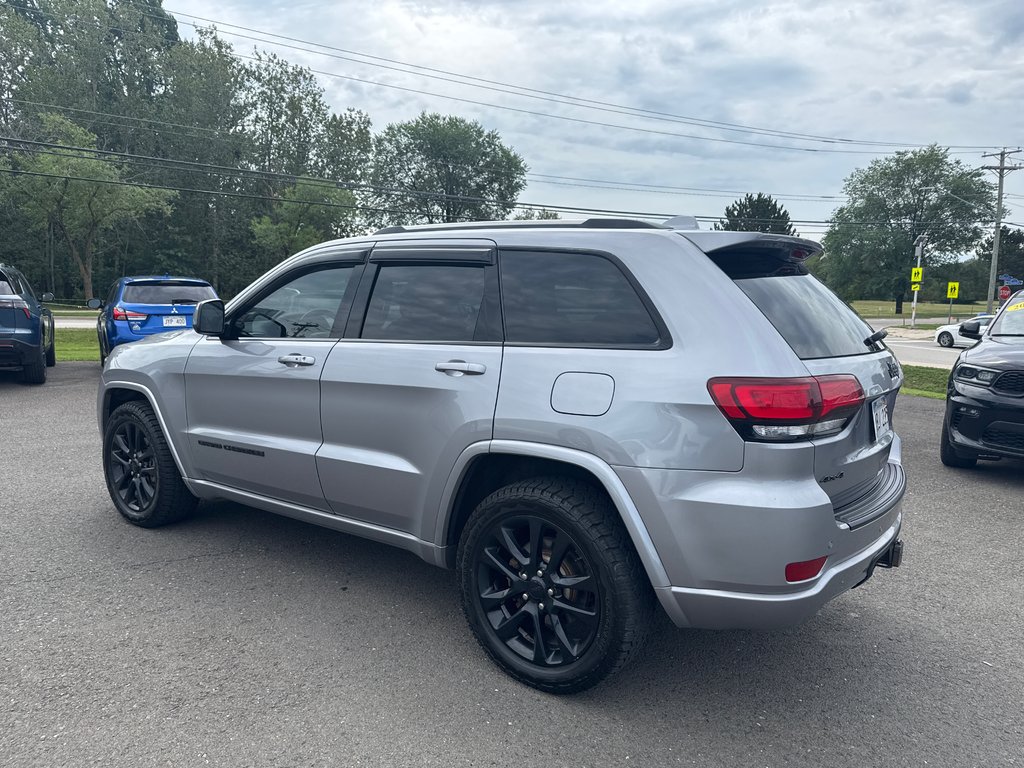 2020 Jeep Grand Cherokee Altitude in Sussex, New Brunswick - 3 - w1024h768px