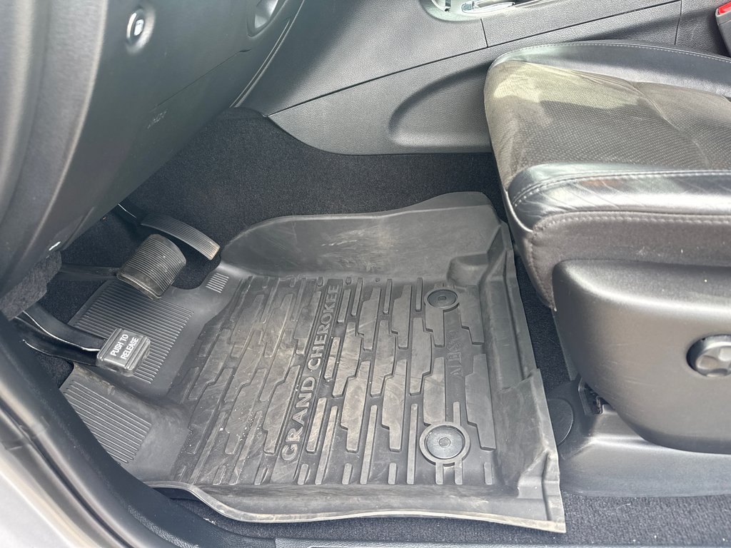 2020 Jeep Grand Cherokee Altitude in Sussex, New Brunswick - 12 - w1024h768px
