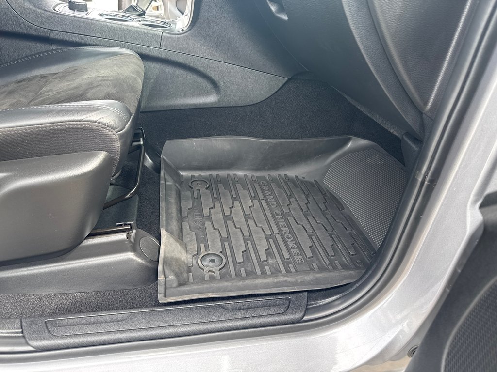 2020 Jeep Grand Cherokee Altitude in Sussex, New Brunswick - 16 - w1024h768px