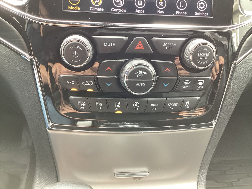 2021 Jeep GRAND CHEROKEE LIMITED in Saint John, New Brunswick - 16 - w1024h768px