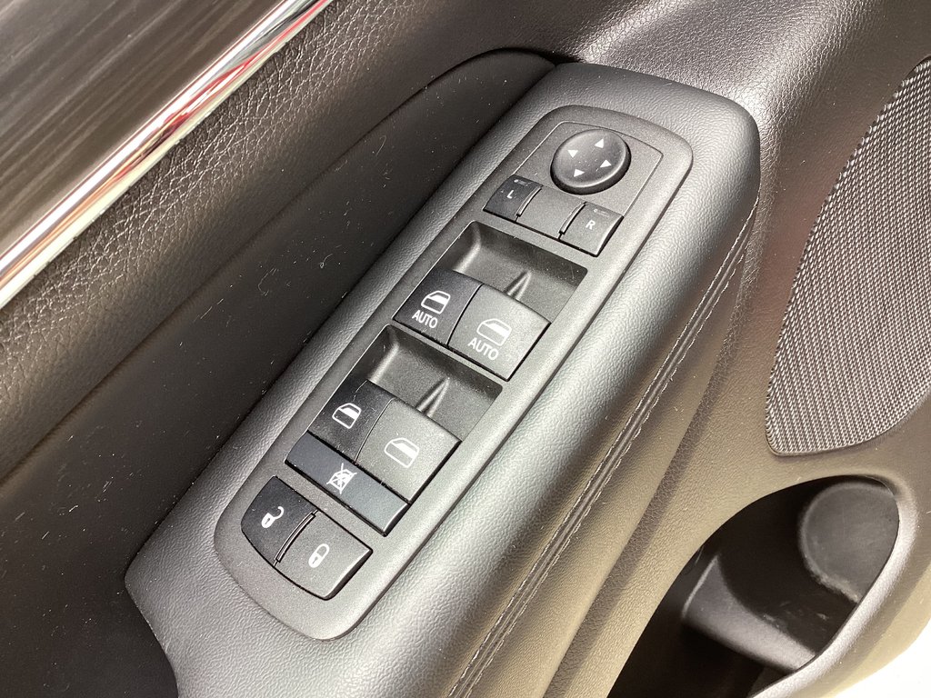 2021 Jeep GRAND CHEROKEE LIMITED in Saint John, New Brunswick - 13 - w1024h768px