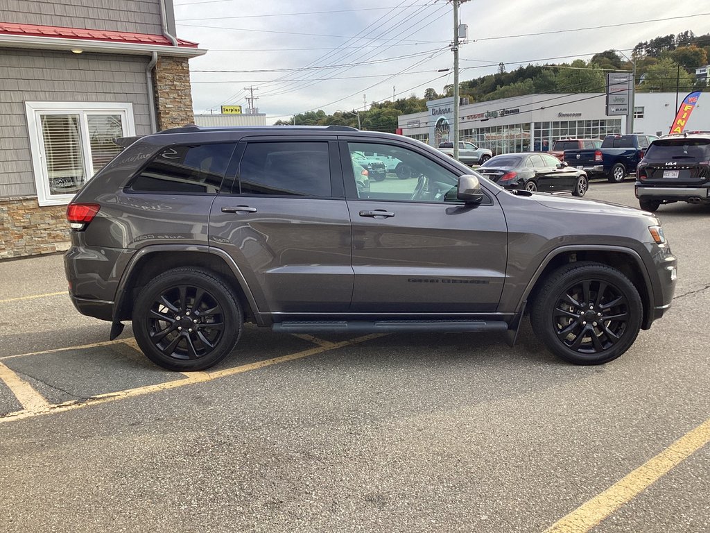 Jeep GRAND CHEROKEE ALTITUDE 2021 à Saint John, Nouveau-Brunswick - 6 - w1024h768px