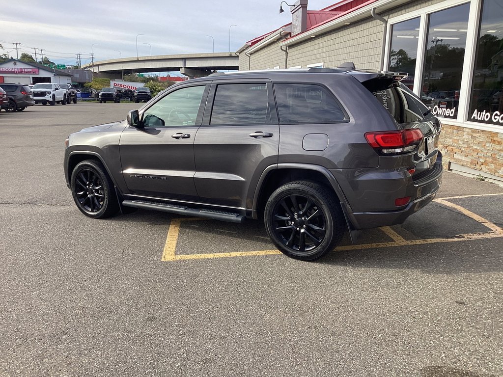 Jeep GRAND CHEROKEE ALTITUDE 2021 à Saint John, Nouveau-Brunswick - 4 - w1024h768px