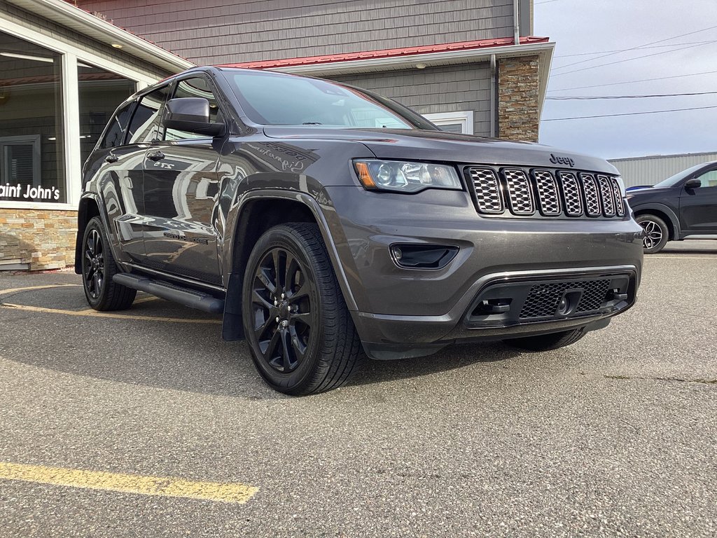 Jeep GRAND CHEROKEE ALTITUDE 2021 à Saint John, Nouveau-Brunswick - 17 - w1024h768px