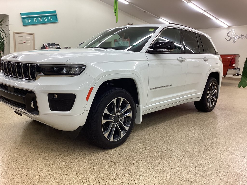 2023 Jeep GRAND CHEROKEE OVERLAND in Saint John, New Brunswick - 37 - w1024h768px