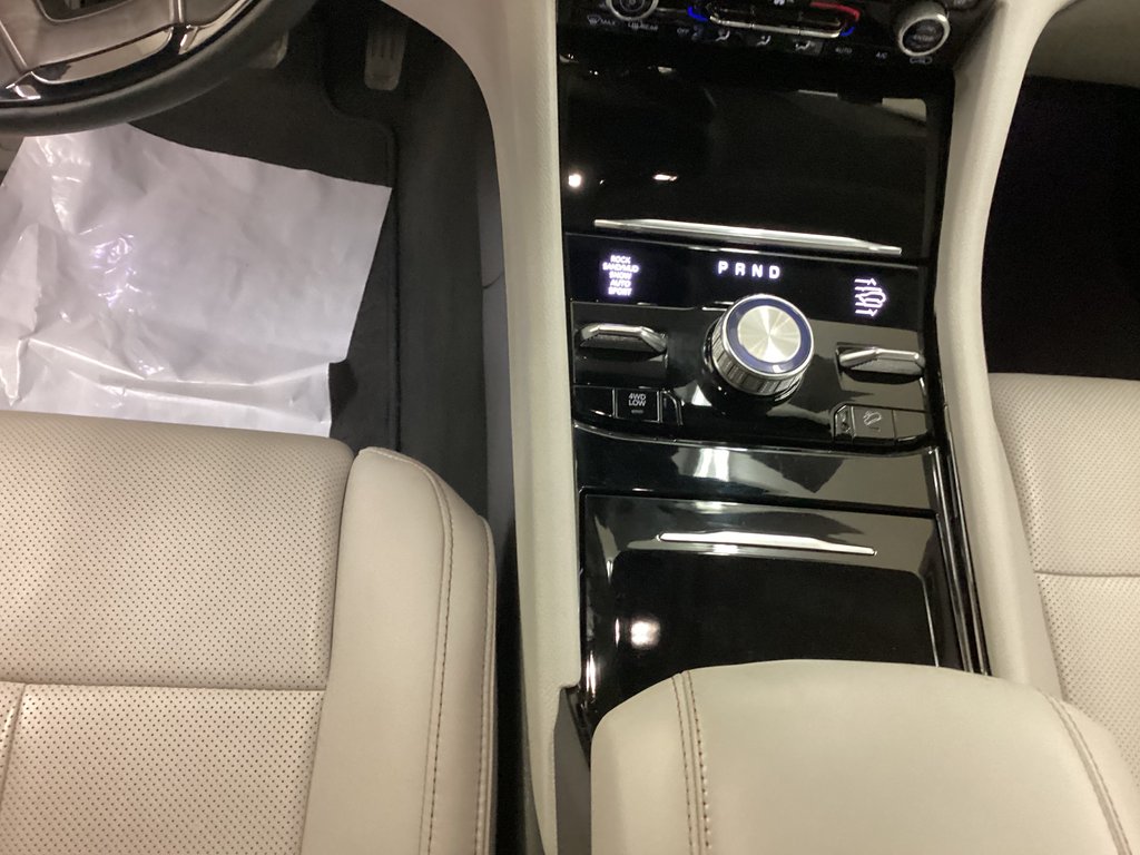 2023 Jeep GRAND CHEROKEE OVERLAND in Saint John, New Brunswick - 24 - w1024h768px