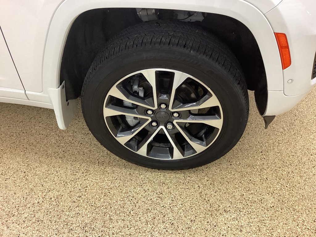 2023 Jeep GRAND CHEROKEE OVERLAND in Saint John, New Brunswick - 33 - w1024h768px