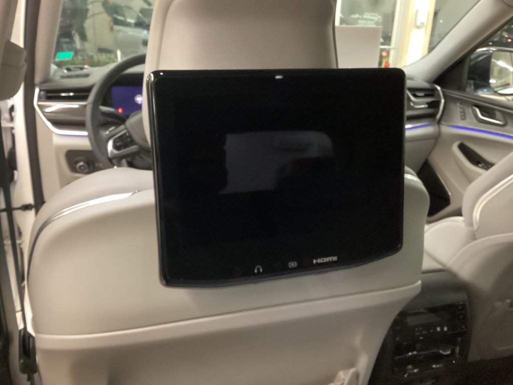 2023 Jeep GRAND CHEROKEE OVERLAND in Saint John, New Brunswick - 21 - w1024h768px