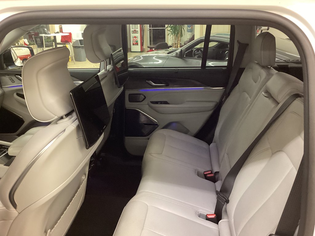 2023 Jeep GRAND CHEROKEE OVERLAND in Saint John, New Brunswick - 20 - w1024h768px