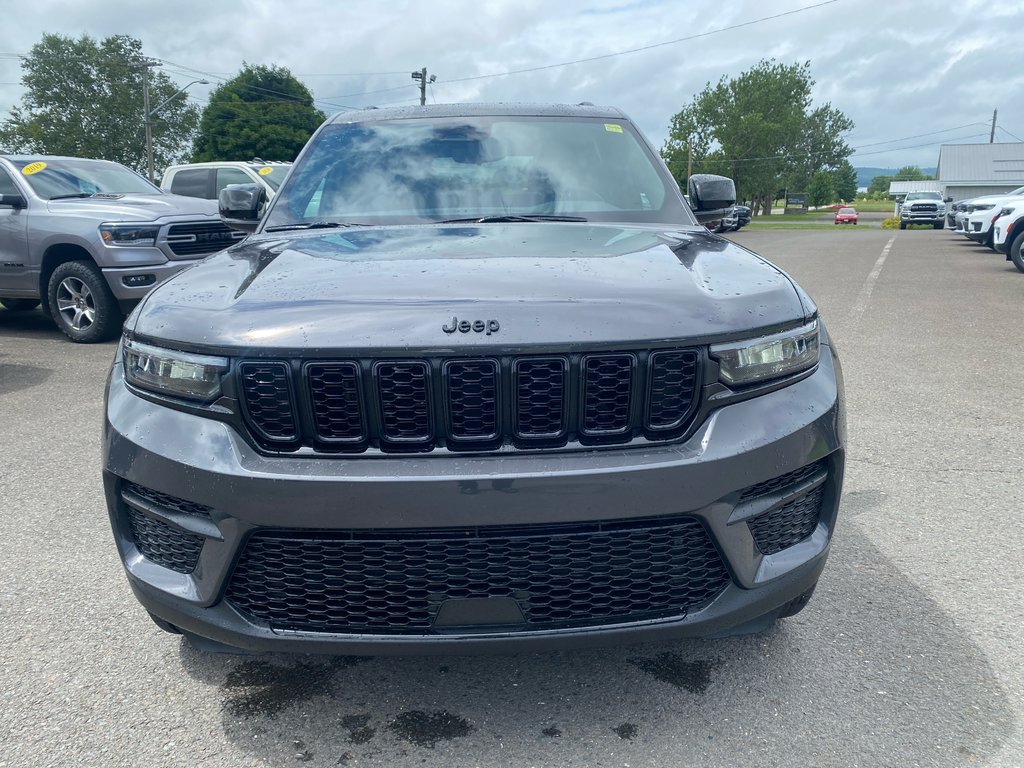 2024  Grand Cherokee ALTITUDE in Sussex, New Brunswick - 10 - w1024h768px