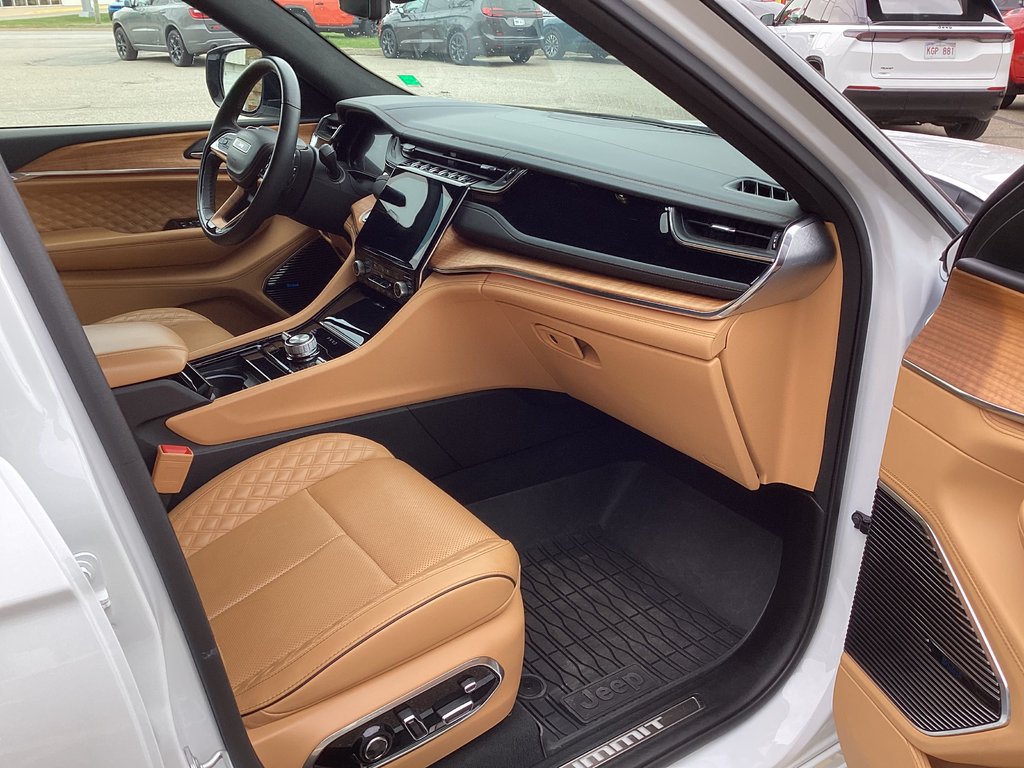 2024 Jeep GRAND CHEROKEE SUMMIT RESERVE in Saint John, New Brunswick - 9 - w1024h768px