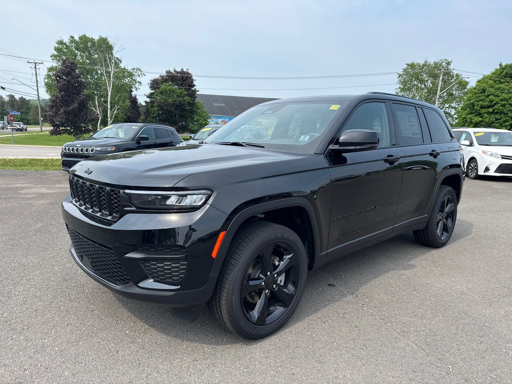 2025 Jeep Grand Cherokee LAREDO ALTITUDE in Sussex, New Brunswick - 1 - w1024h768px