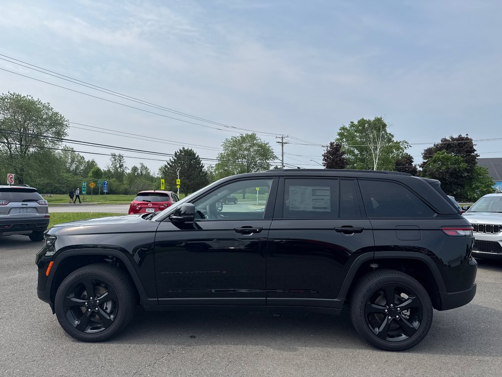 2025 Jeep Grand Cherokee LAREDO ALTITUDE in Sussex, New Brunswick - 2 - w1024h768px