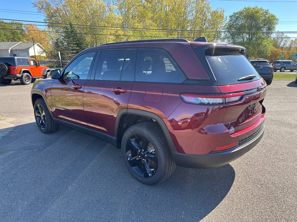 2025 Jeep GRAND CHEROKEE LAREDO ALTITUDE in Sussex, New Brunswick - 6 - w1024h768px