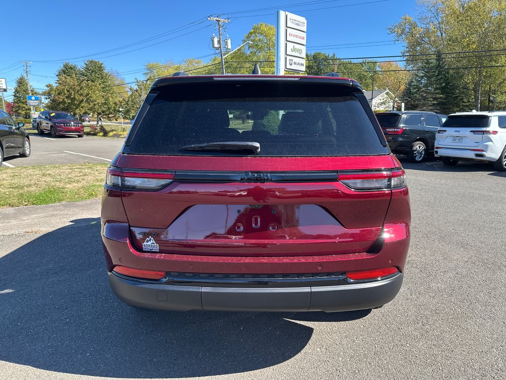 2025 Jeep GRAND CHEROKEE LAREDO ALTITUDE in Sussex, New Brunswick - 4 - w1024h768px