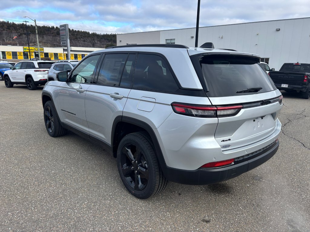 Jeep Grand Cherokee LAREDO ALTITUDE 2025 à Saint John, Nouveau-Brunswick - 5 - w1024h768px