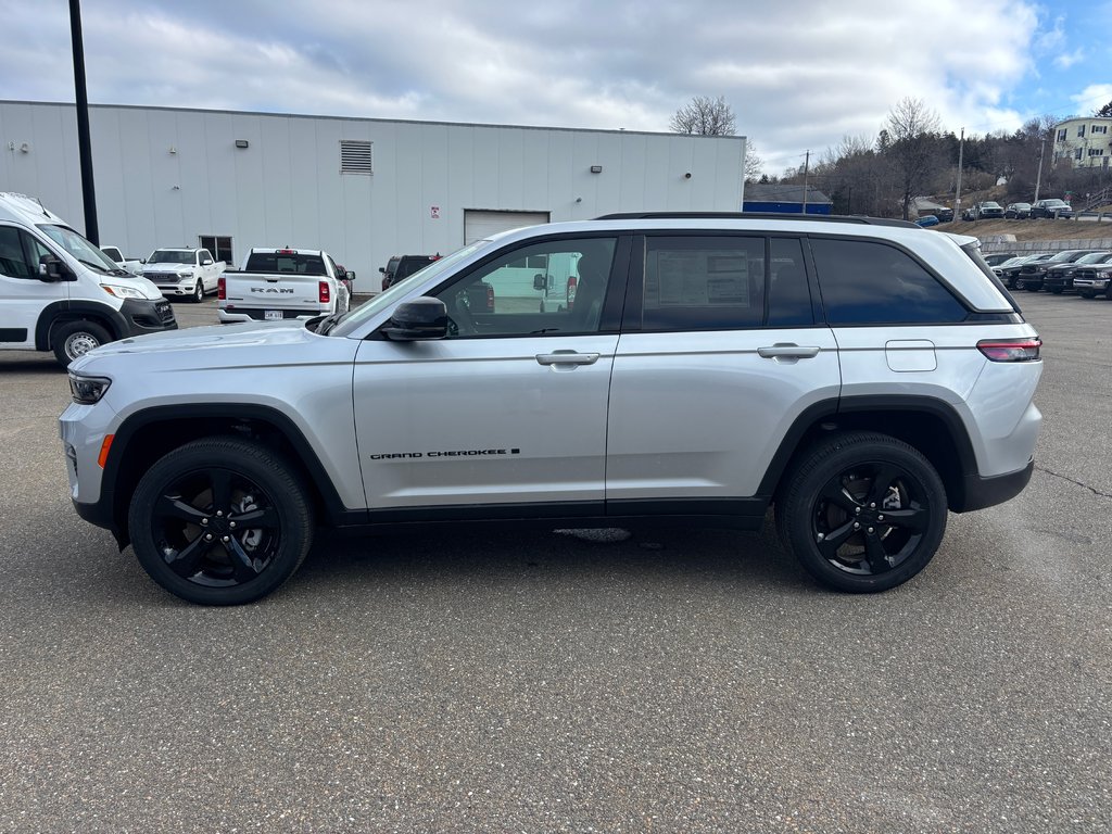 Jeep Grand Cherokee LAREDO ALTITUDE 2025 à Saint John, Nouveau-Brunswick - 6 - w1024h768px