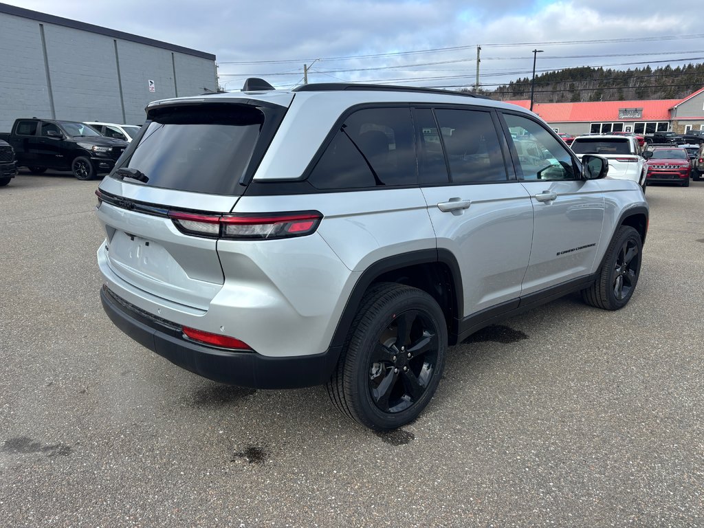 Jeep Grand Cherokee LAREDO ALTITUDE 2025 à Saint John, Nouveau-Brunswick - 14 - w1024h768px