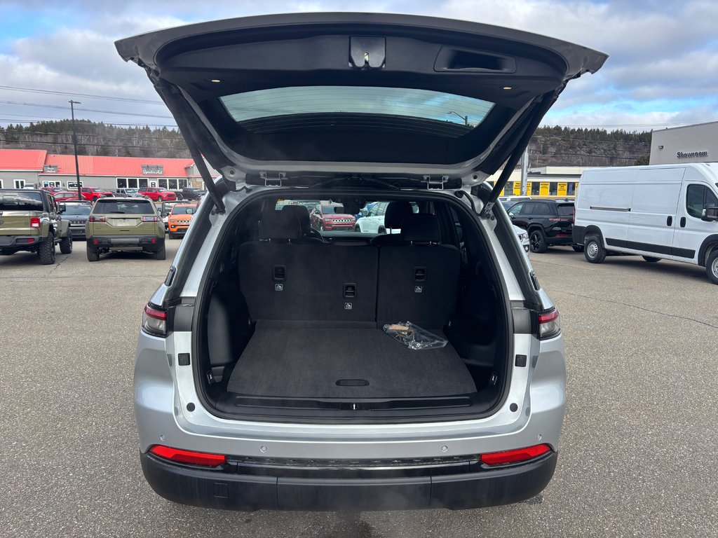 Jeep Grand Cherokee LAREDO ALTITUDE 2025 à Saint John, Nouveau-Brunswick - 7 - w1024h768px