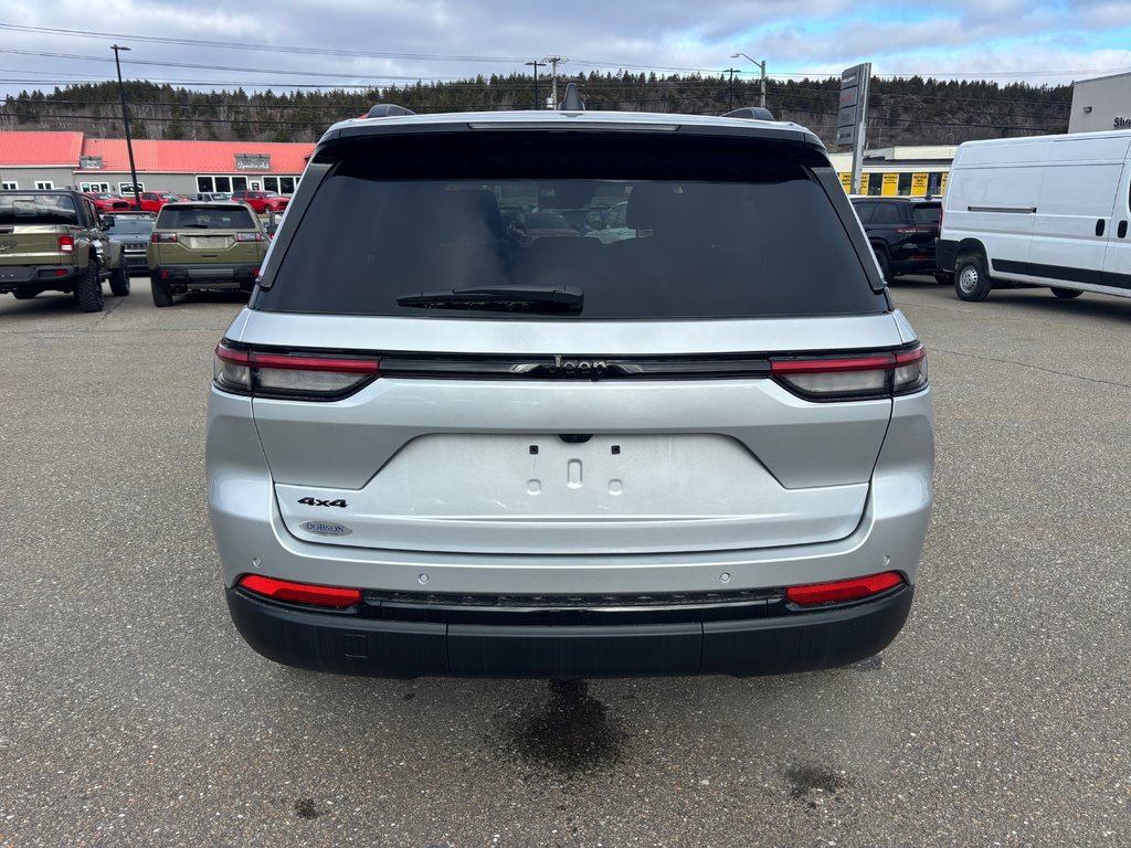 Jeep Grand Cherokee LAREDO ALTITUDE 2025 à Saint John, Nouveau-Brunswick - 15 - w1024h768px