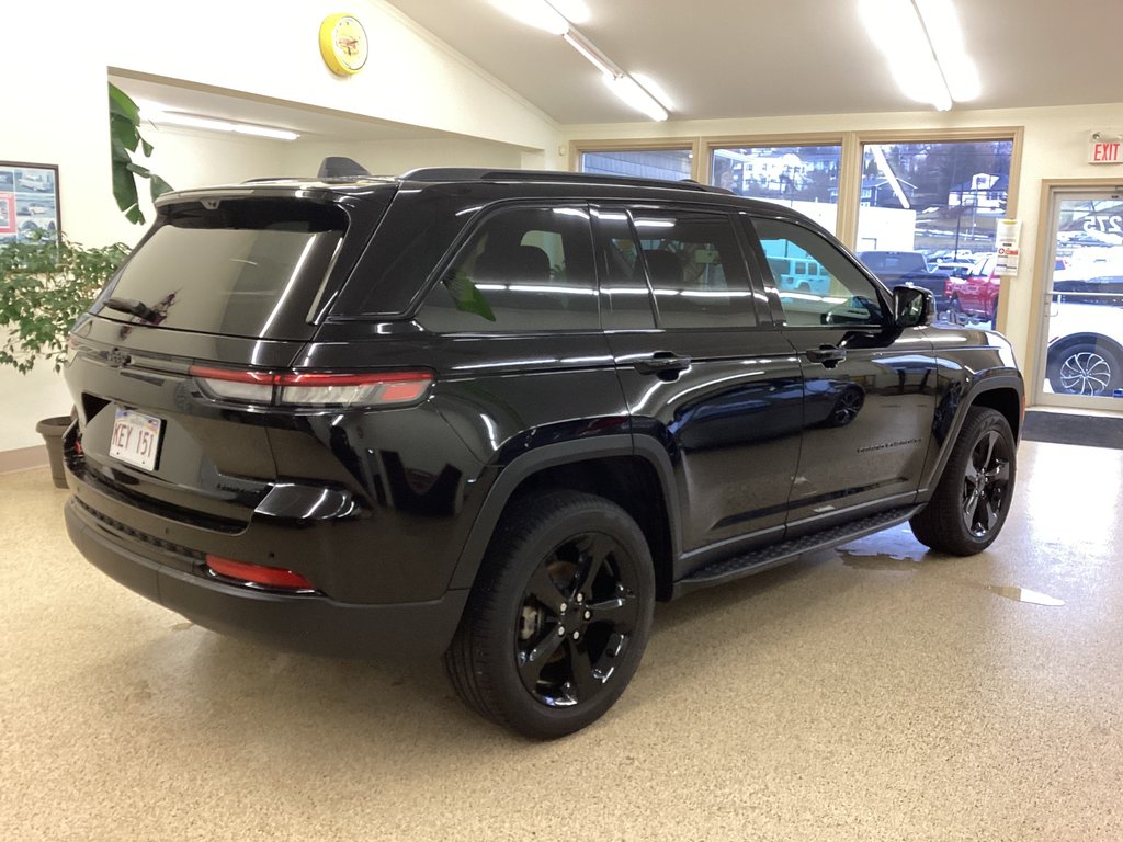 2025 Jeep GRAND CHEROKEE LIMITED in Saint John, New Brunswick - 4 - w1024h768px
