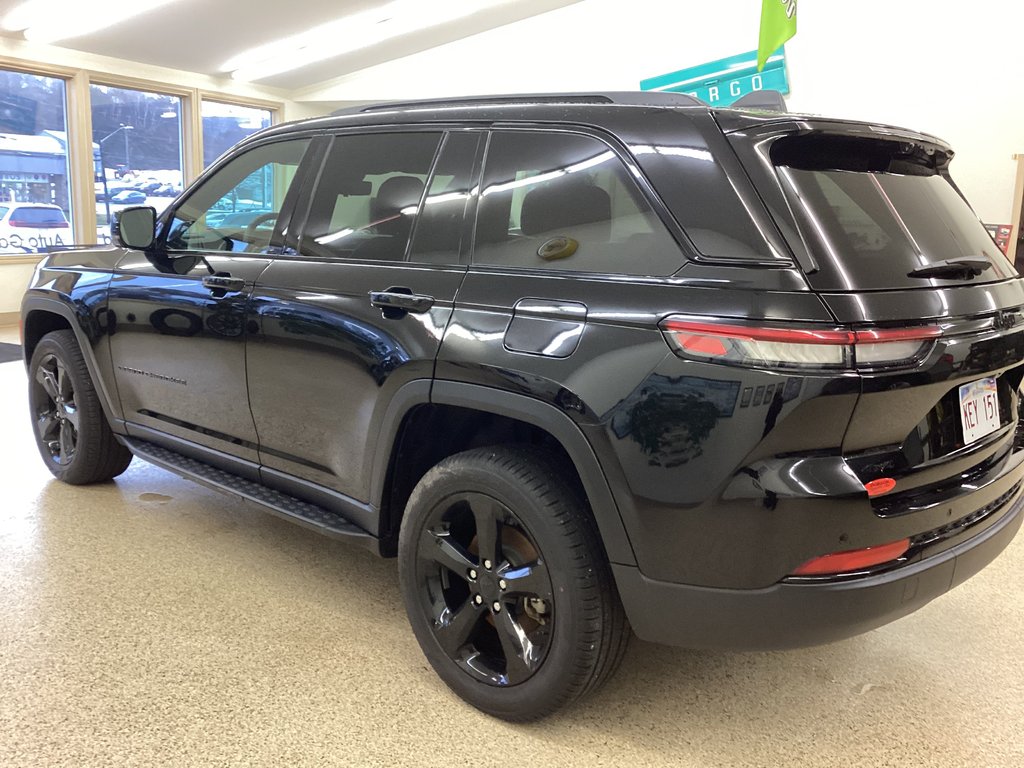 2025 Jeep GRAND CHEROKEE LIMITED in Saint John, New Brunswick - 6 - w1024h768px