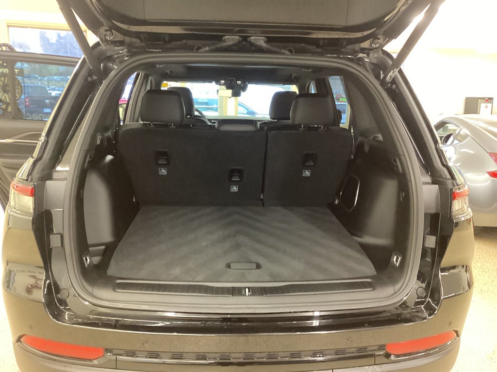 2025 Jeep GRAND CHEROKEE LIMITED in Saint John, New Brunswick - 11 - w1024h768px