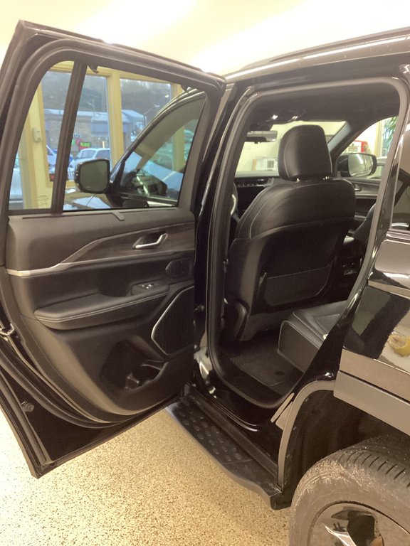 2025 Jeep GRAND CHEROKEE LIMITED in Saint John, New Brunswick - 12 - w1024h768px